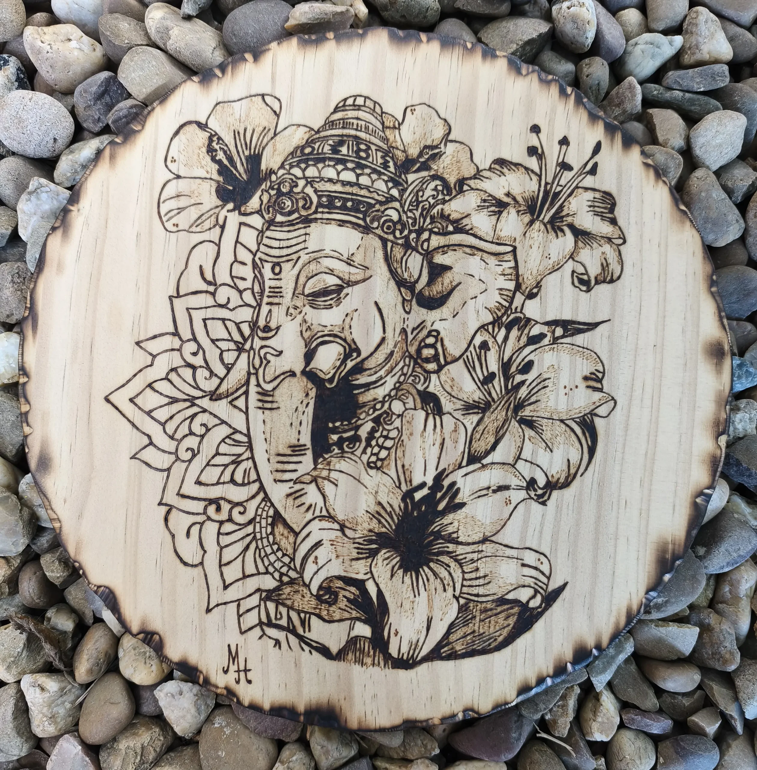 ELEFANTE BUDHA ø25 cms 108 gr precio 85 euros Pirografía Elefante Budha