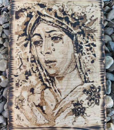 Pirografía Virgen Macarena